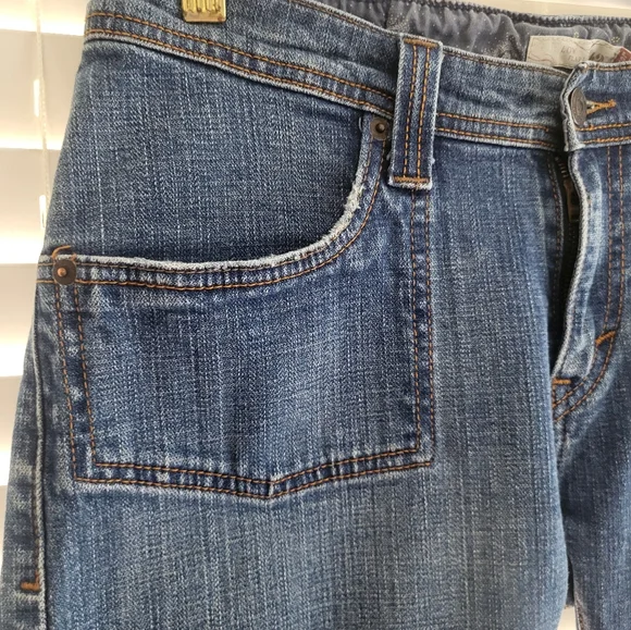 Levi's Women's Classic Denim Jeans 542 - Picture 3 of 7